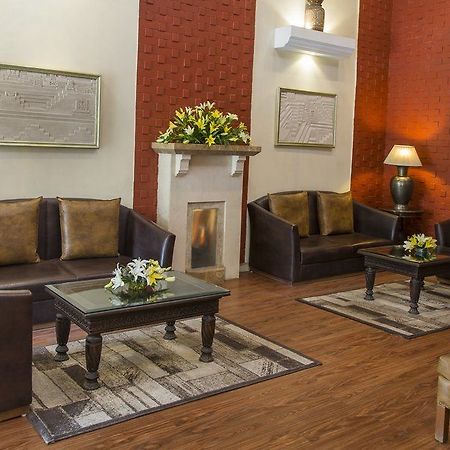 Country Inn Ahmedabad Exteriör bild