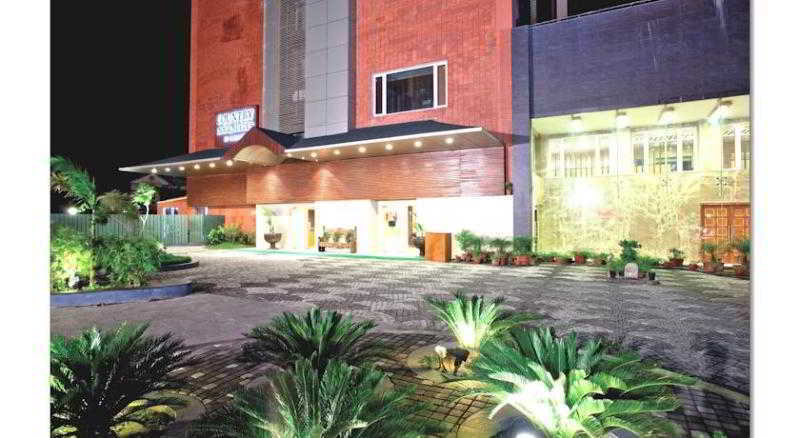 Country Inn Ahmedabad Exteriör bild